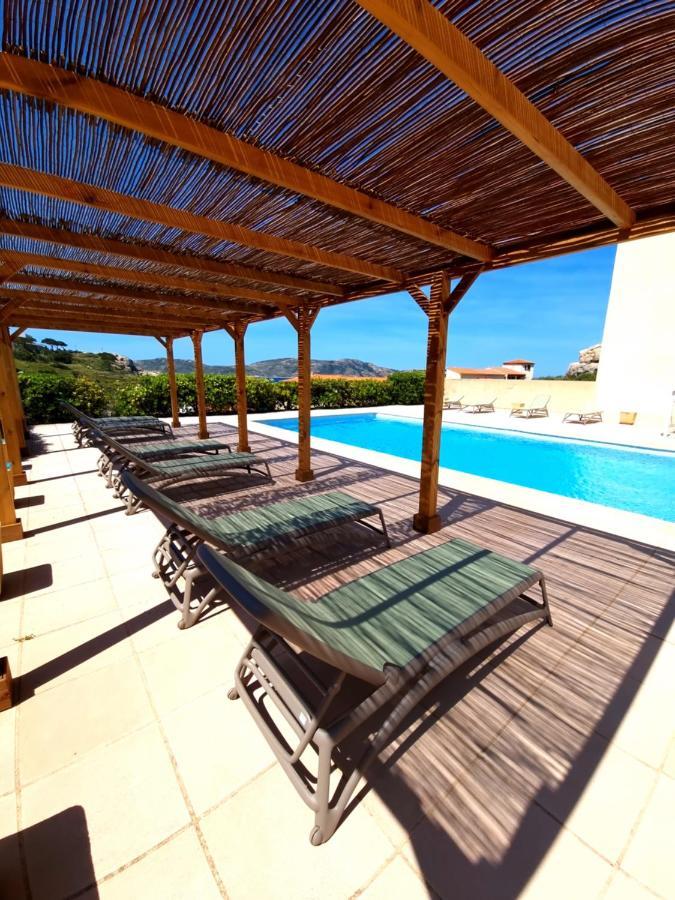 Hotel Sole Mare Калви Екстериор снимка