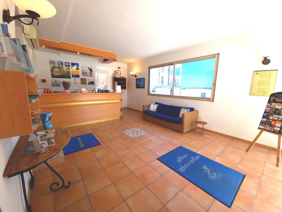 Hotel Sole Mare Калви Екстериор снимка