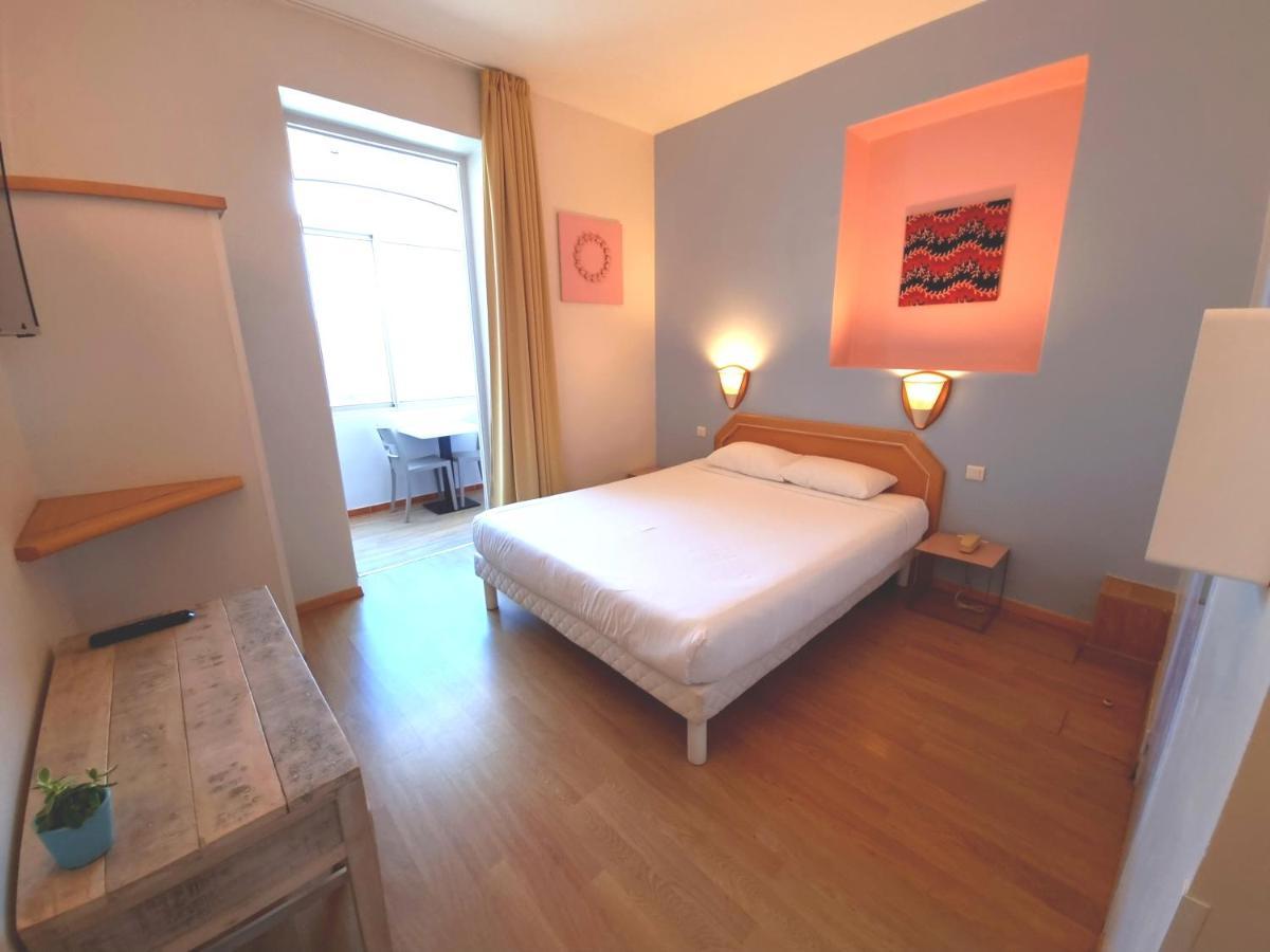 Hotel Sole Mare Калви Екстериор снимка