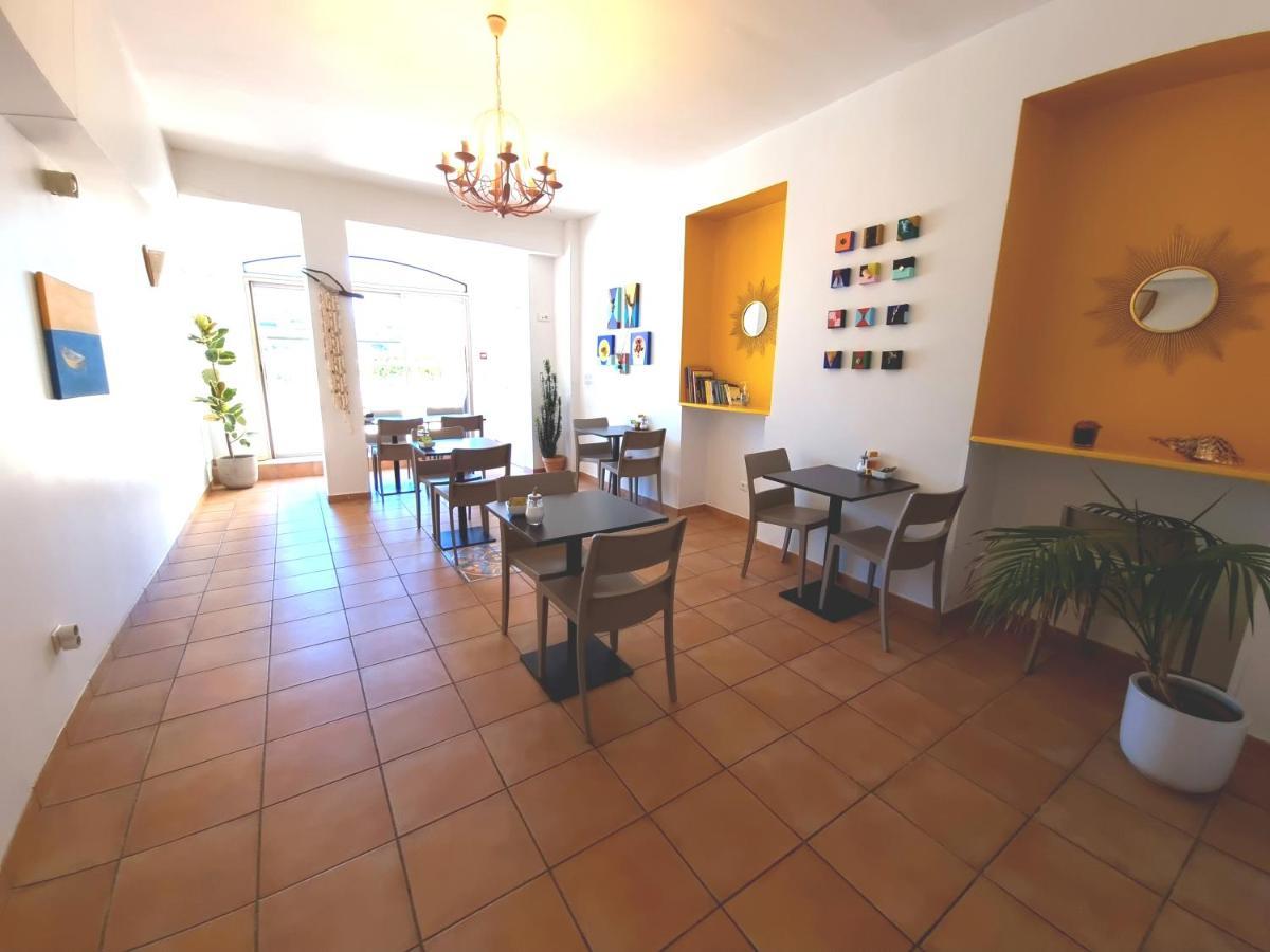Hotel Sole Mare Калви Екстериор снимка