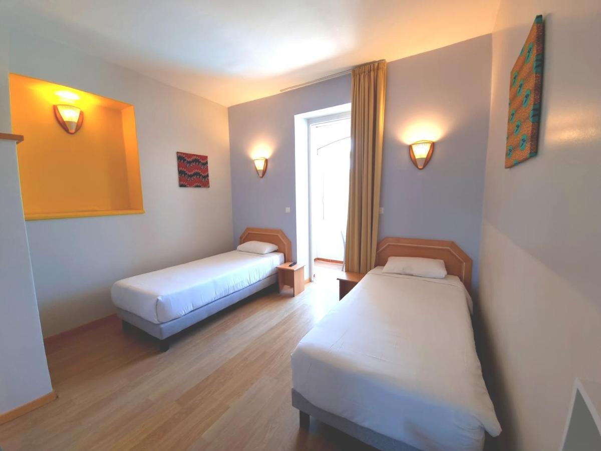 Hotel Sole Mare Калви Екстериор снимка