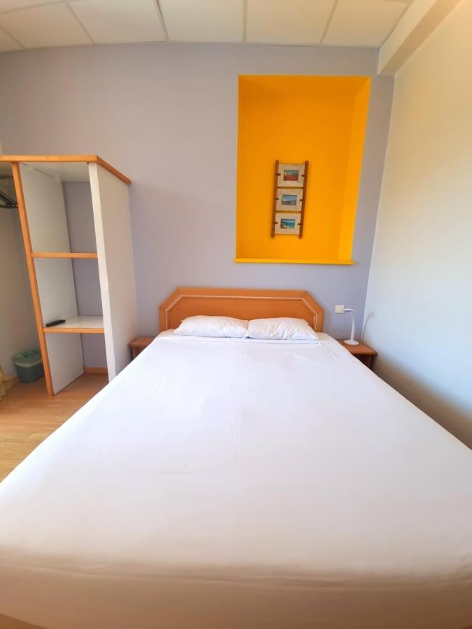 Hotel Sole Mare Калви Екстериор снимка