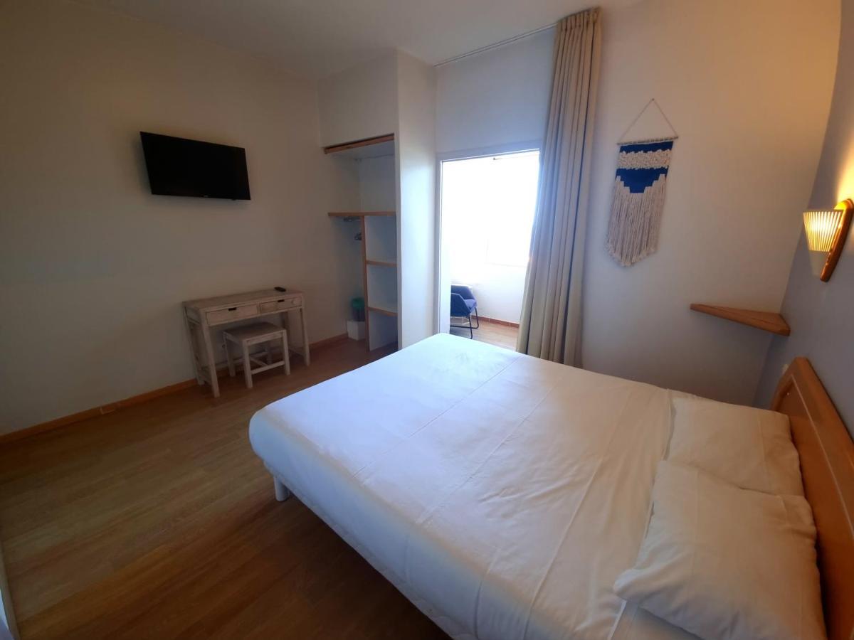 Hotel Sole Mare Калви Екстериор снимка