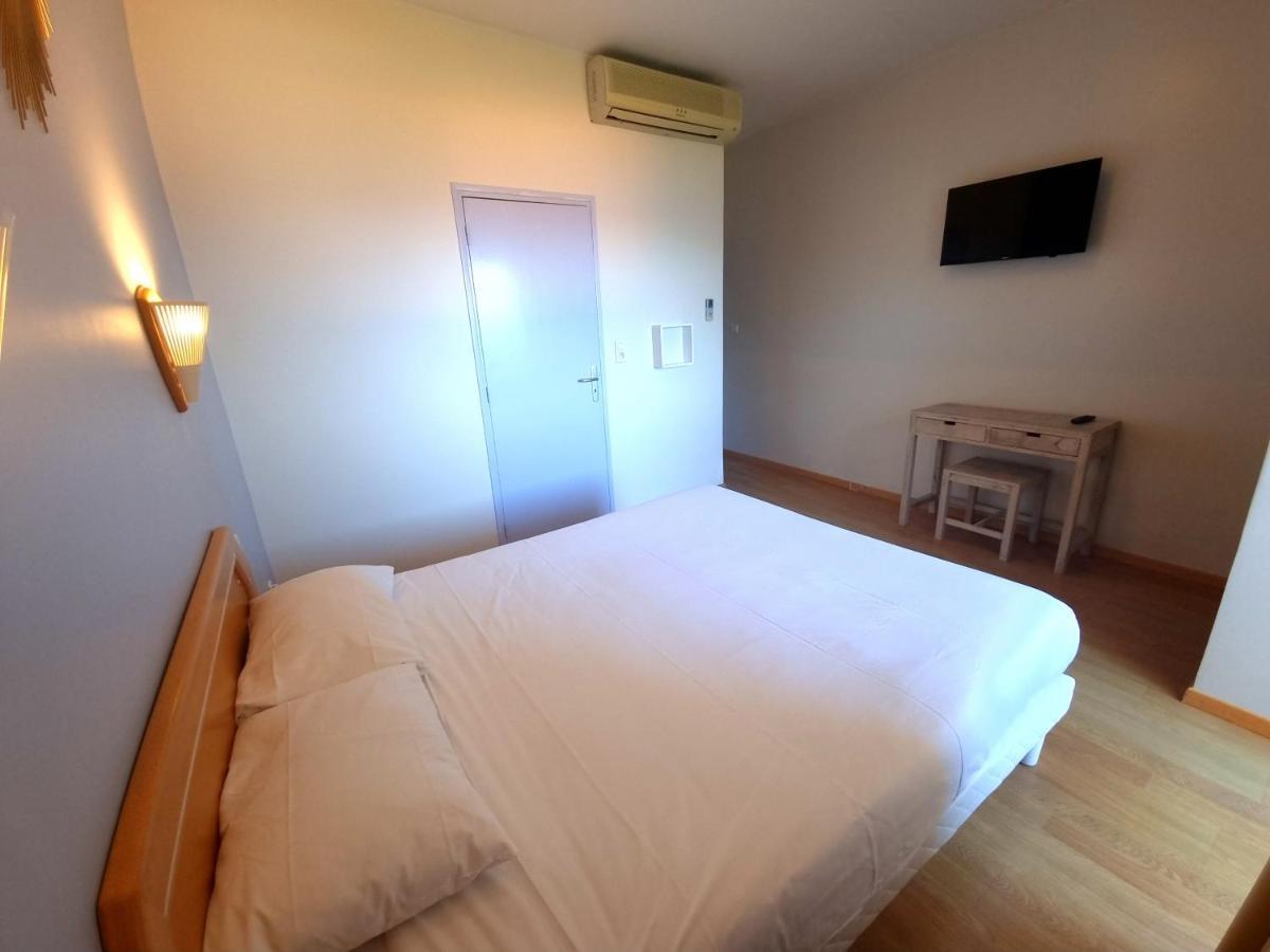Hotel Sole Mare Калви Екстериор снимка