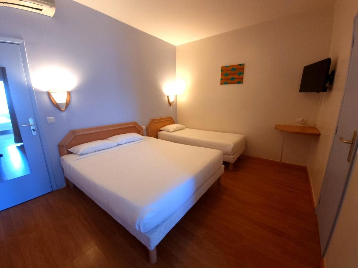 Hotel Sole Mare Калви Екстериор снимка