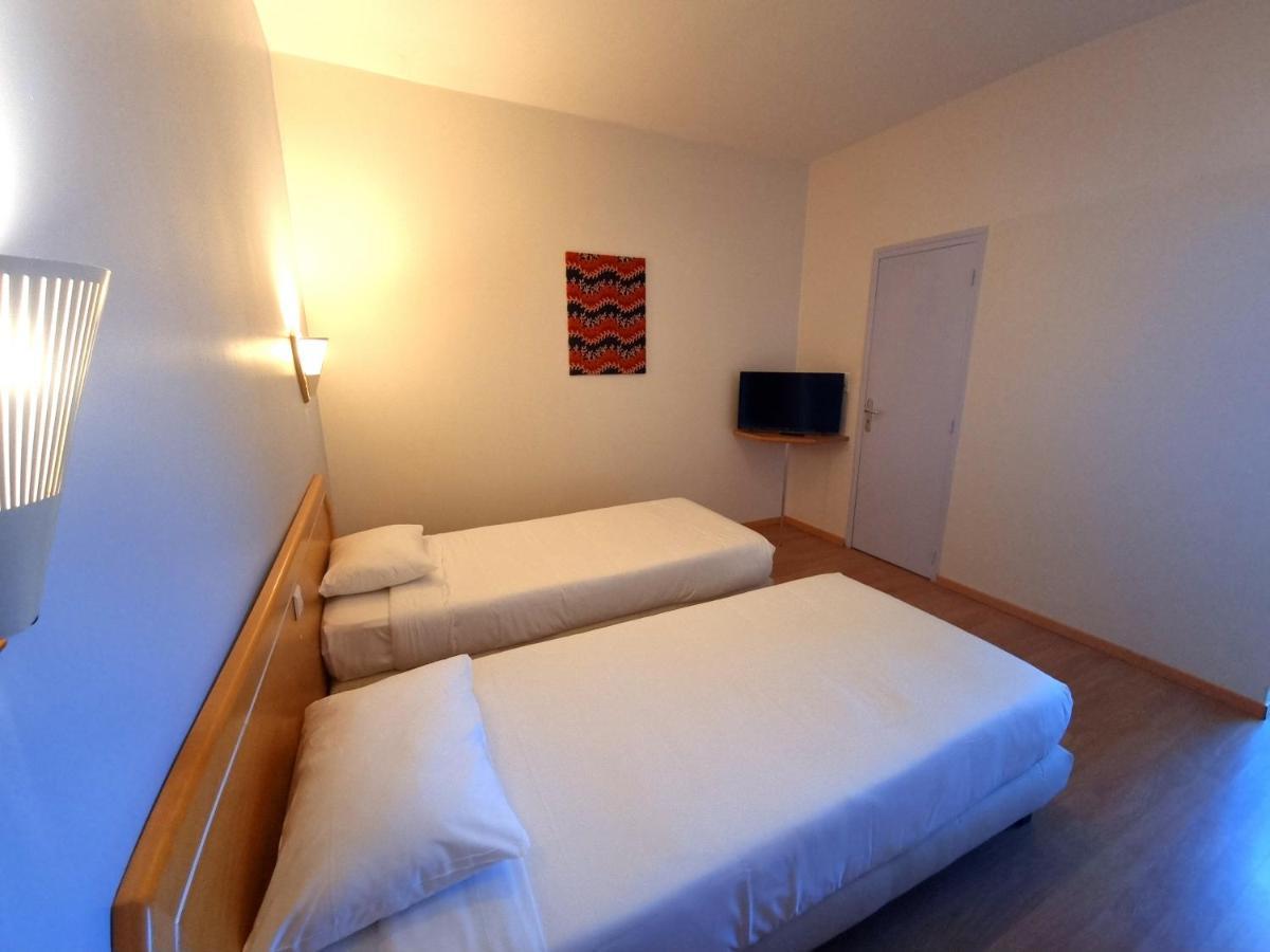 Hotel Sole Mare Калви Екстериор снимка