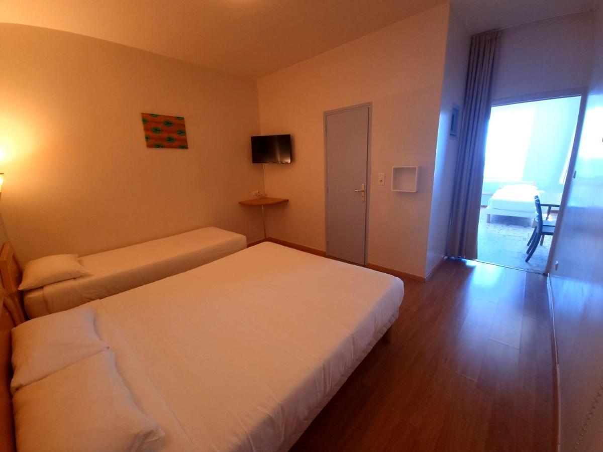 Hotel Sole Mare Калви Екстериор снимка