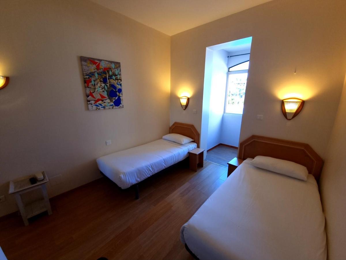 Hotel Sole Mare Калви Екстериор снимка