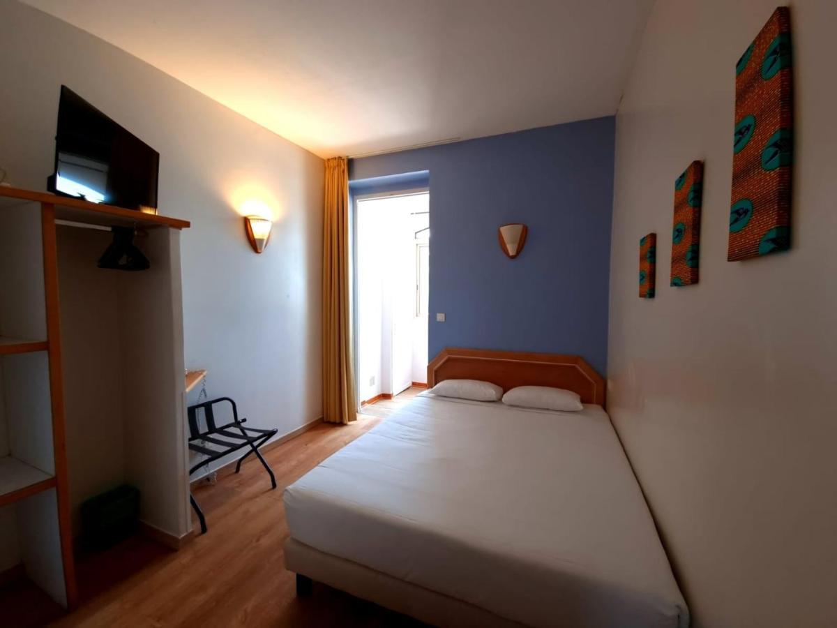 Hotel Sole Mare Калви Екстериор снимка