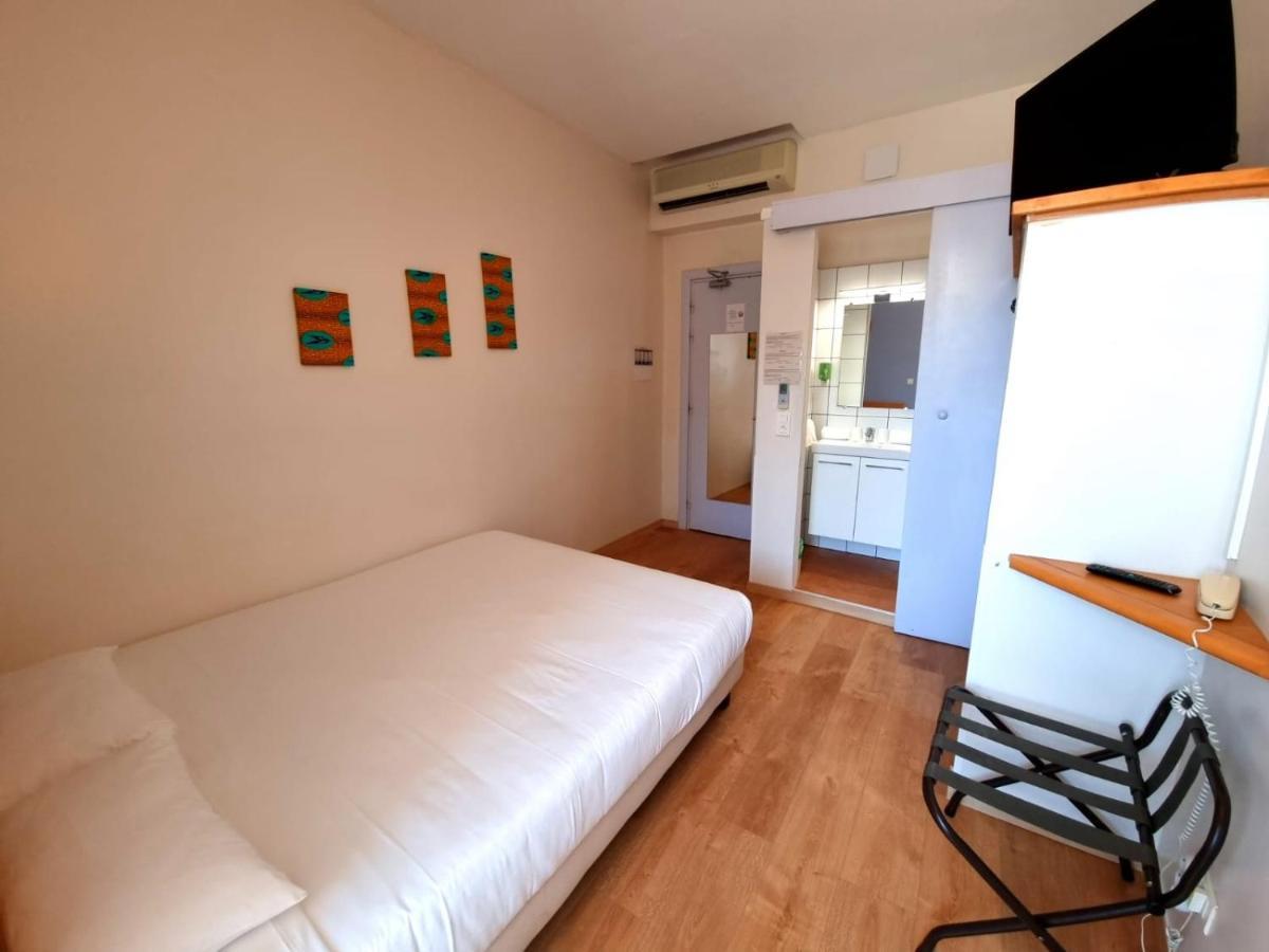 Hotel Sole Mare Калви Екстериор снимка