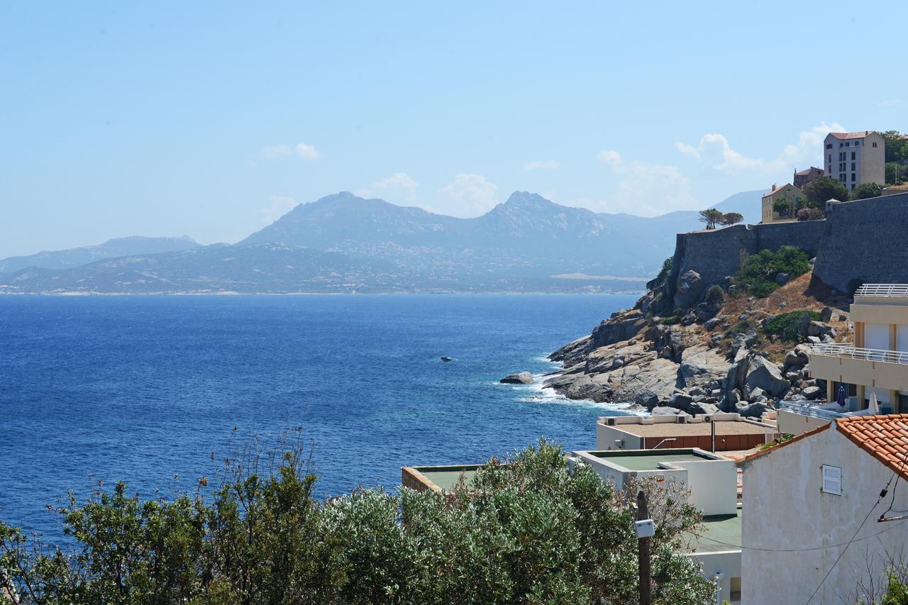 Hotel Sole Mare Калви Екстериор снимка